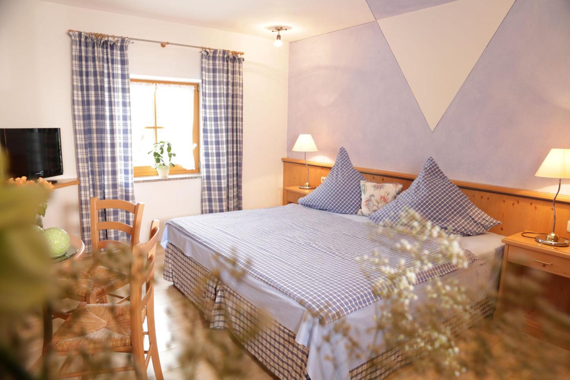 Lindlweberhof Hotel Rosenheim Bagian luar foto