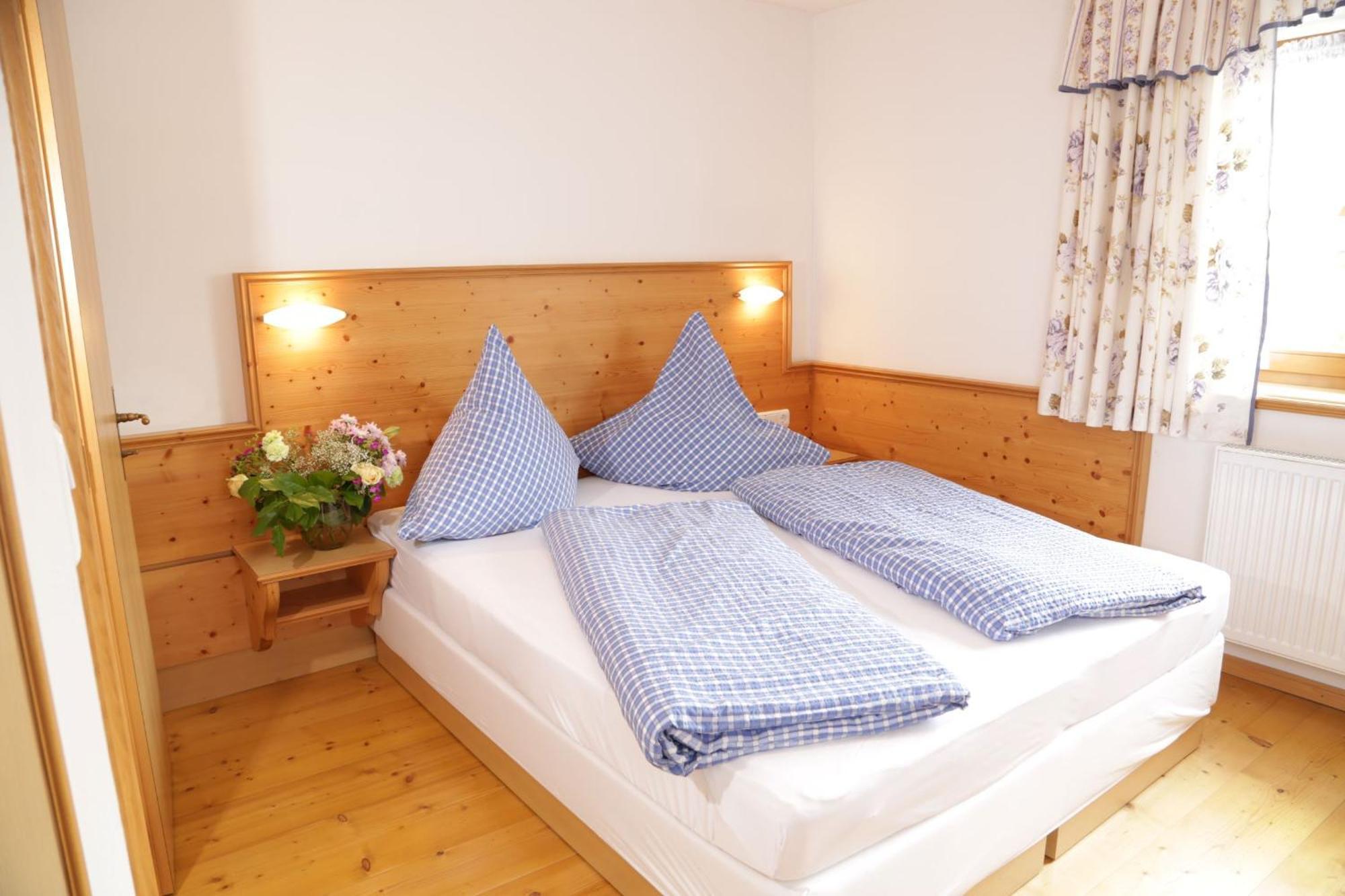 Lindlweberhof Hotel Rosenheim Bagian luar foto